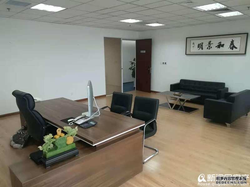 绿地中央广场500平 带办公家具7个隔间 有厨房接待会所